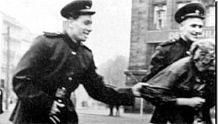 Празднование «победы» массовых убийц и насильников