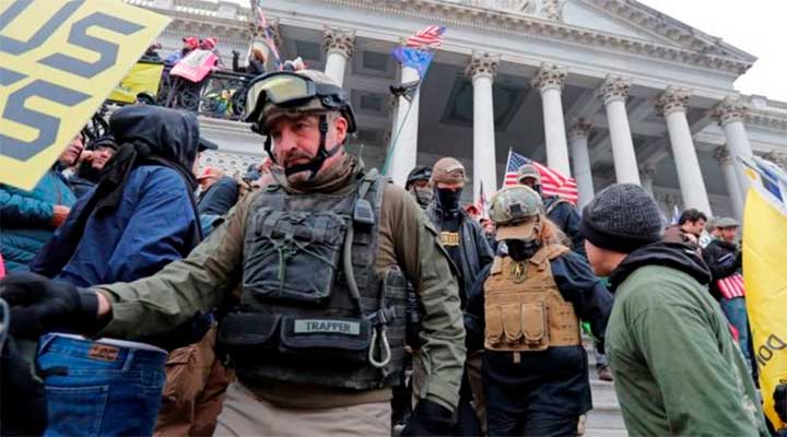 Сторонники Трампа готовят вооруженное восстание с поддержкой от рф