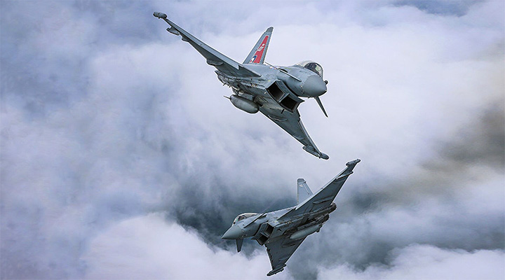 Британия готовится к войне и выводит боевую авиации из-под потенциального удара