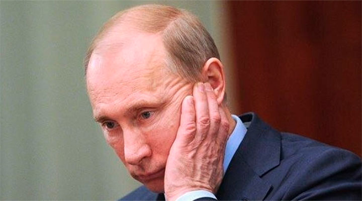 Путин повредил копчик, провел совещание лёжа и допустил, что придется уходить из Крыма