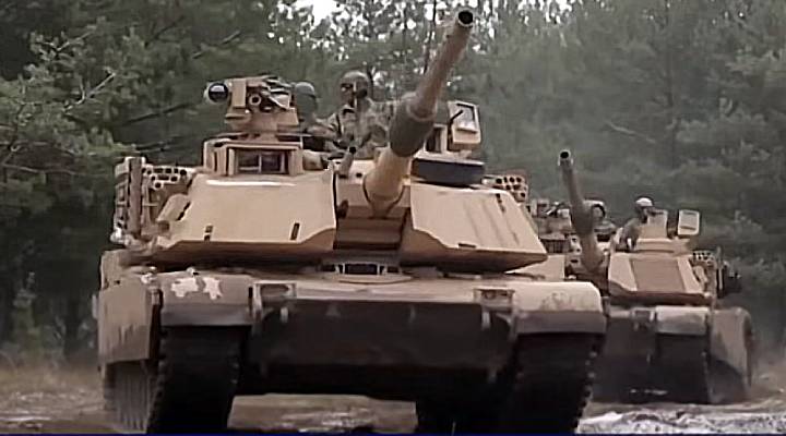 Британские войска переброшен в леса Латвии на границу с Россией. Подготовка к новой войне?