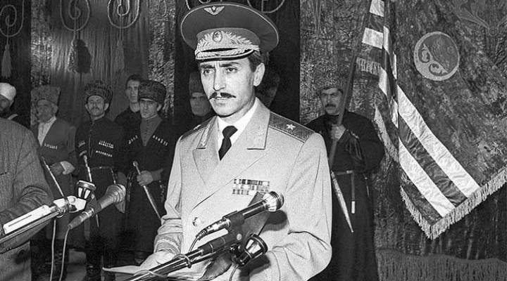 ЗНАЙ СВОЮ ИСТОРИЮ. 35 лет назад Джохар Дудаев был избран президентом независимой Чечни